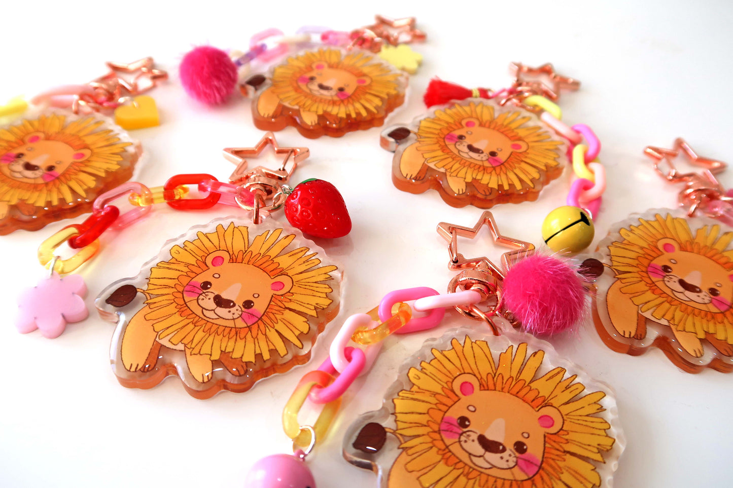 Dande-lion glitter acrylic keyring w/ charms