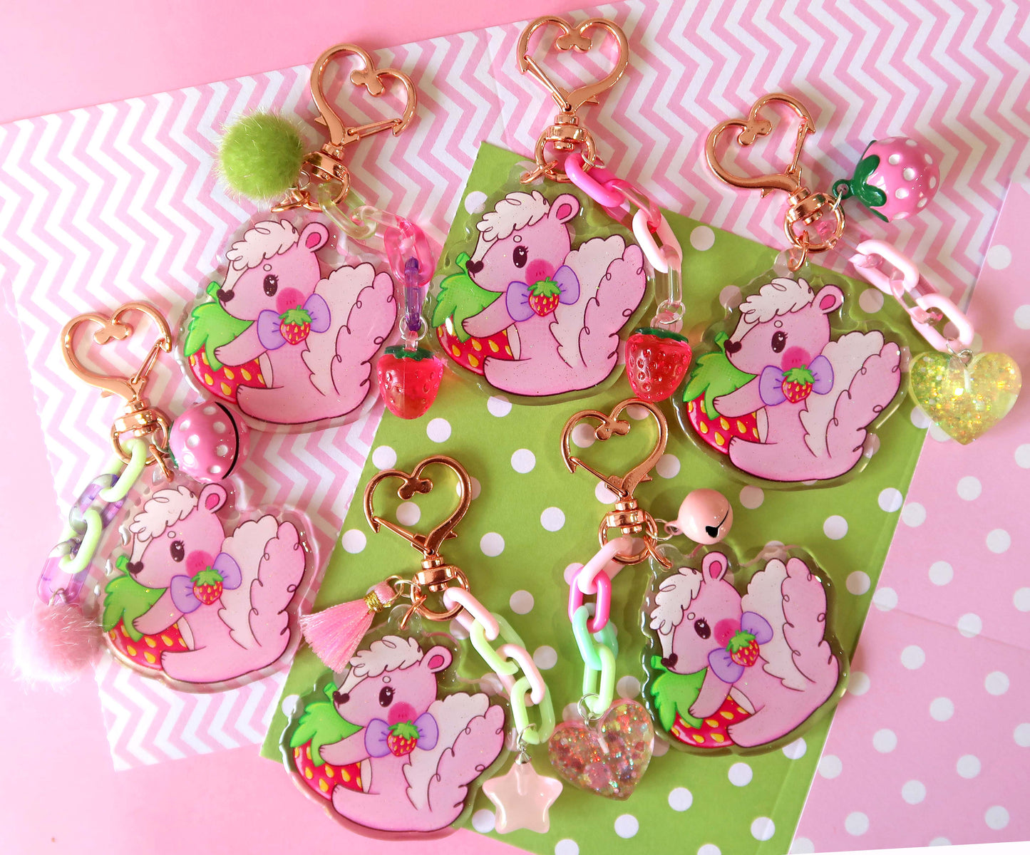 Strawberry Skunk glitter acrylic keyring w/ charms