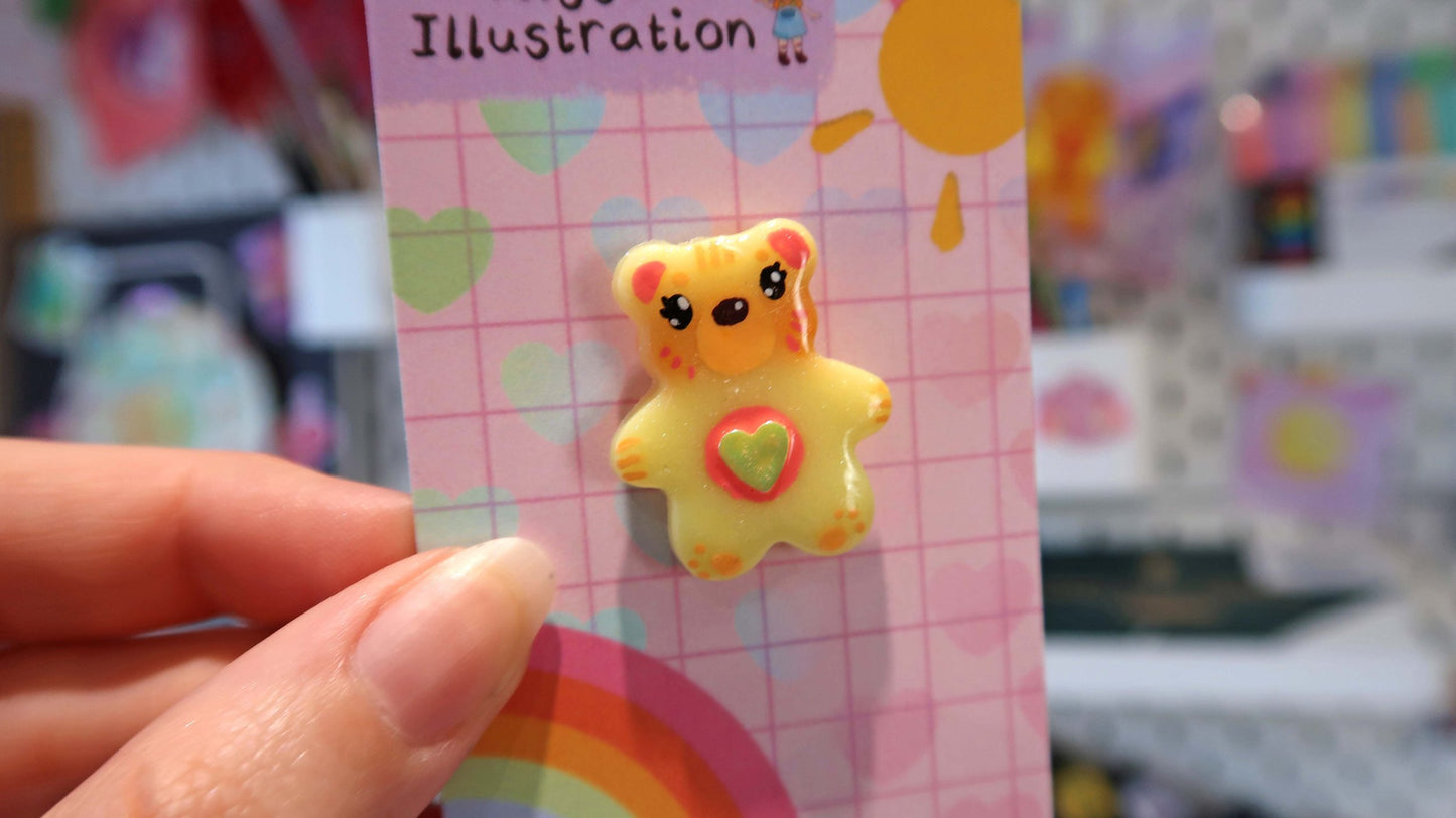 Yellow Gold Heart Bear Pin