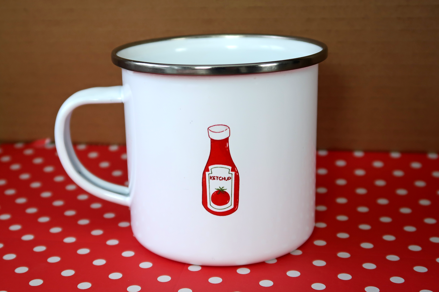 Ketchup Gift Box (1 enamel mug & 1 pair of socks)