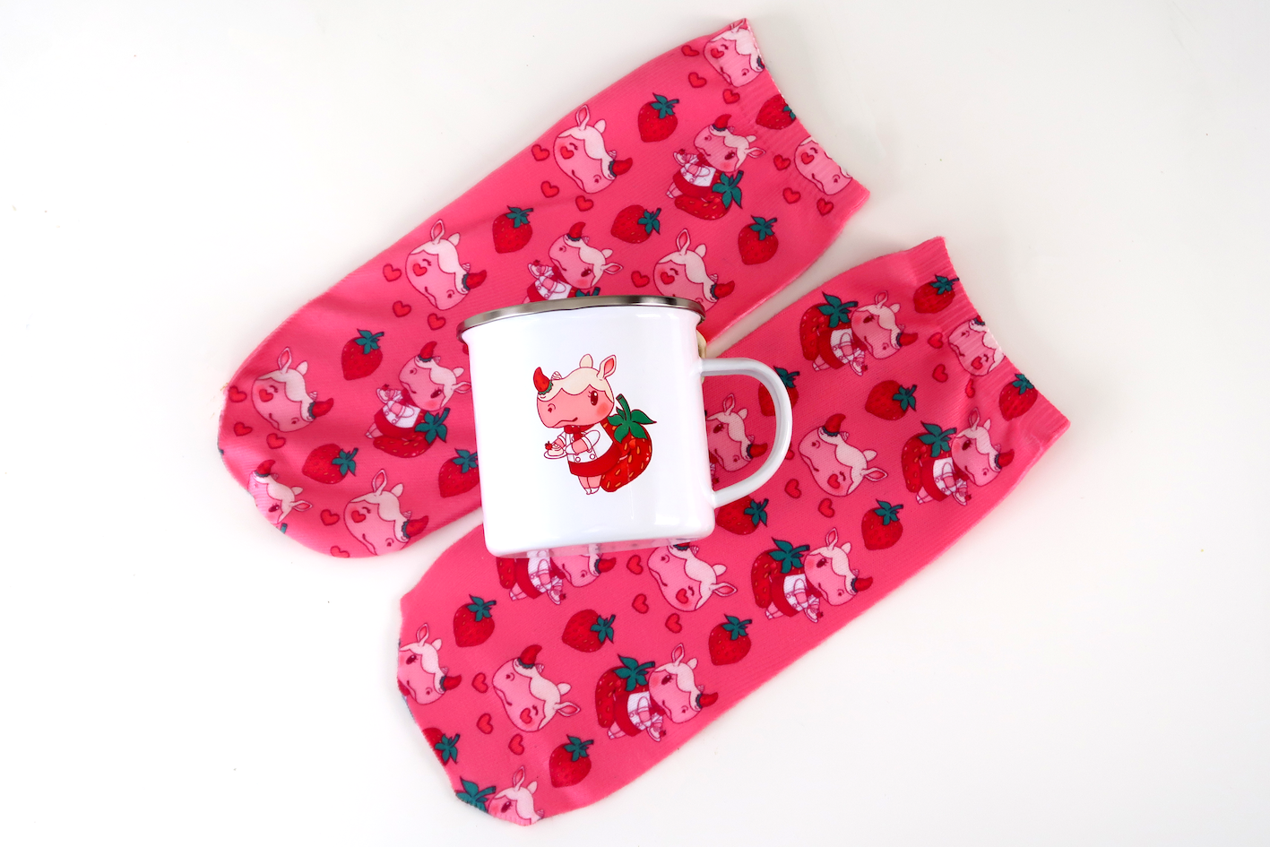 Merengue Gift Box (1 enamel mug & 1 pair of socks)