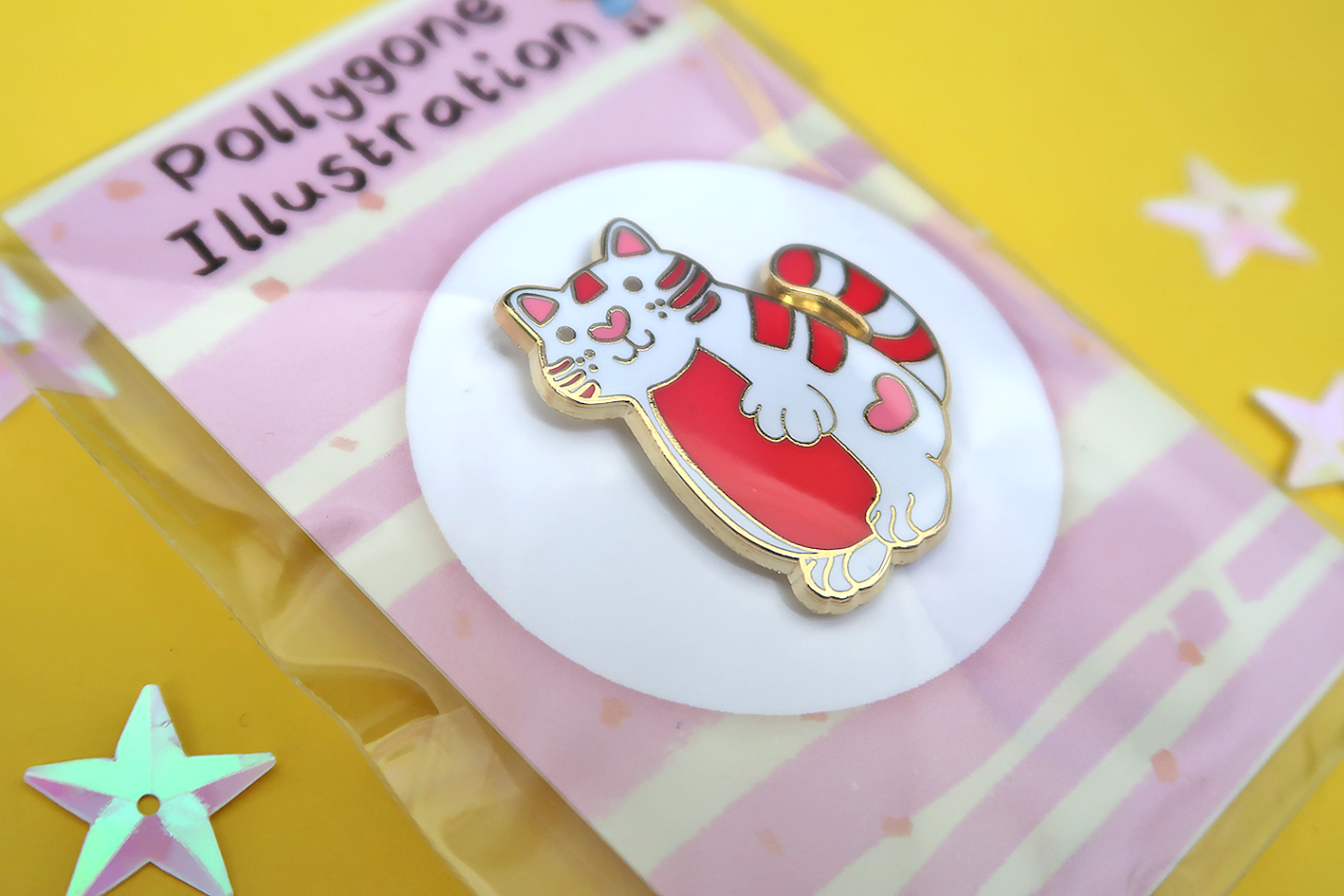 Standing Enamel Love Heart Cat Pin